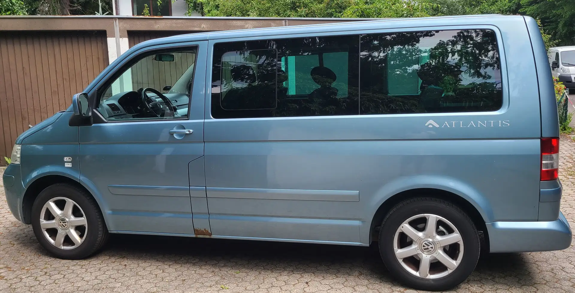 Volkswagen T5 Multivan Atlantis (2007) Blau - 2