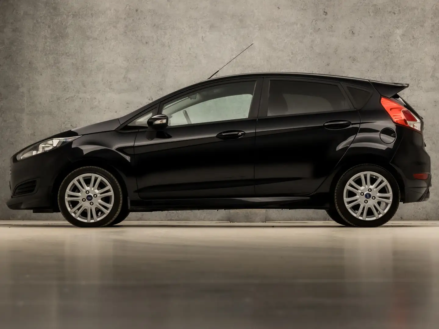 Ford Fiesta 1.0 EcoBoost Hot Hatch (NAVIGATIE, BLUETOOTH, SPOR Zwart - 2