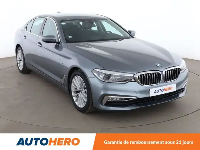 BMW 5 Series view 8