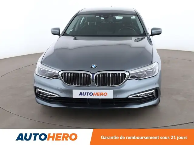 BMW 5 Series view 9