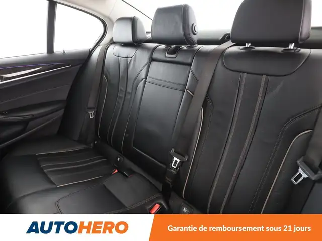 BMW 5 Series view 14
