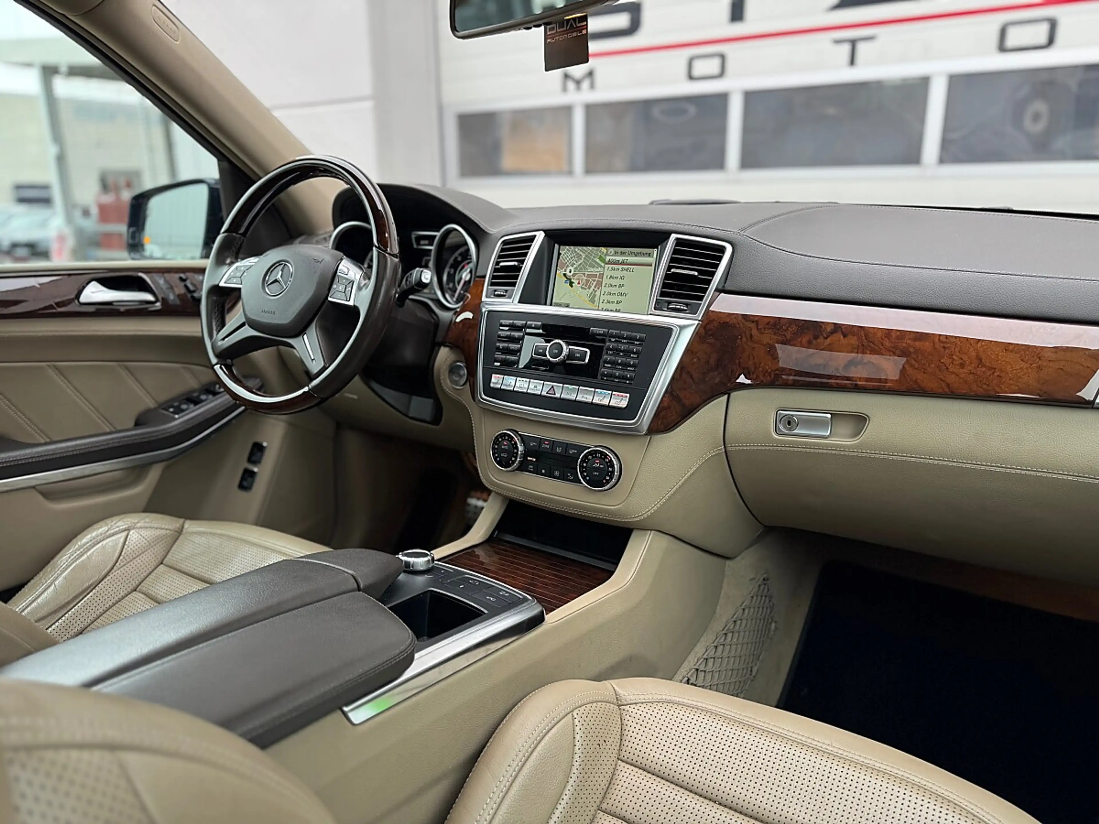 Mercedes-Benz GL 63 AMG 4MATIC Aut.|7SITZER|PANO|STNDHZG|NIGHT-VISION — photo 11