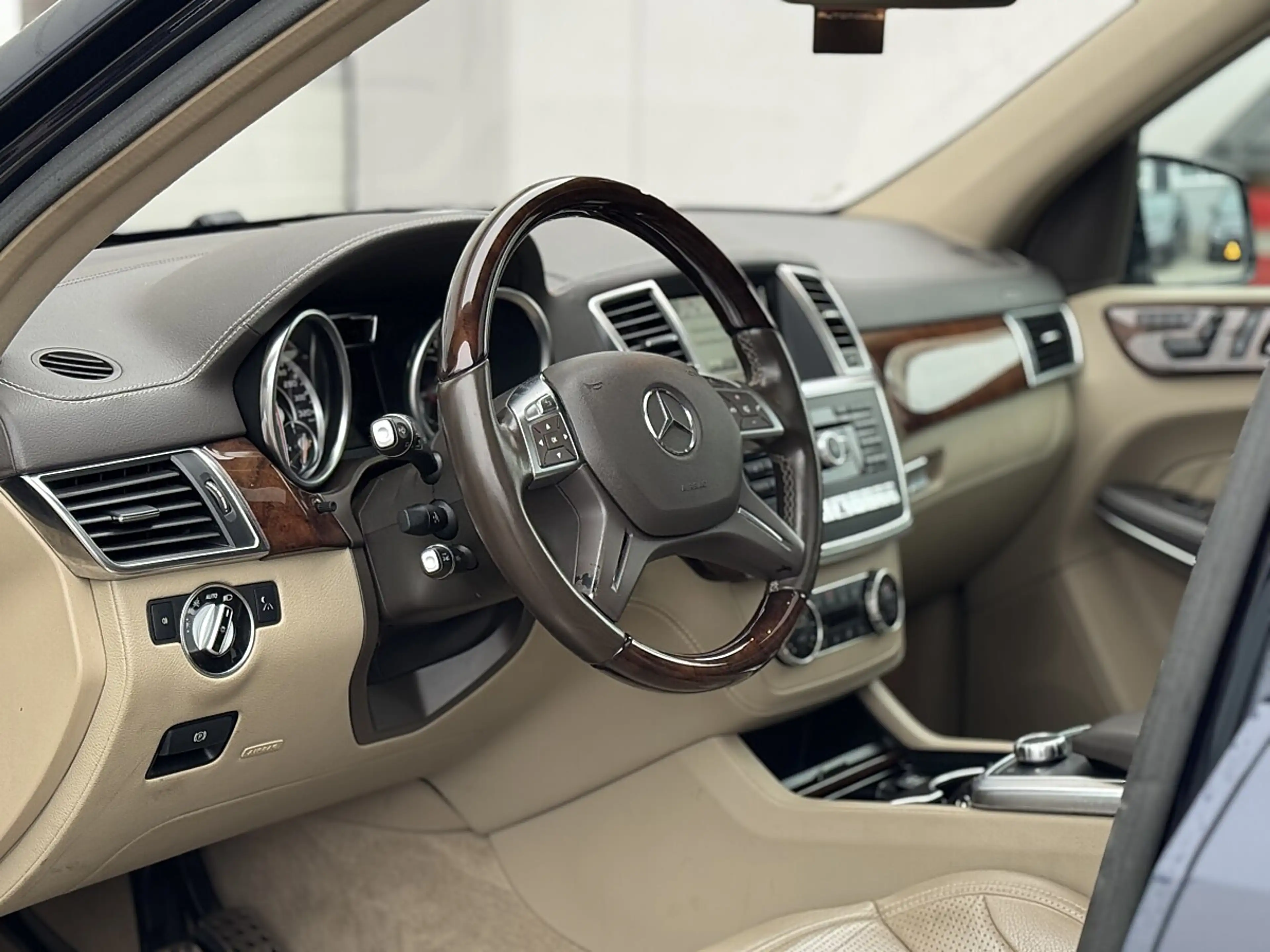 Mercedes-Benz GL 63 AMG 4MATIC Aut.|7SITZER|PANO|STNDHZG|NIGHT-VISION — photo 8