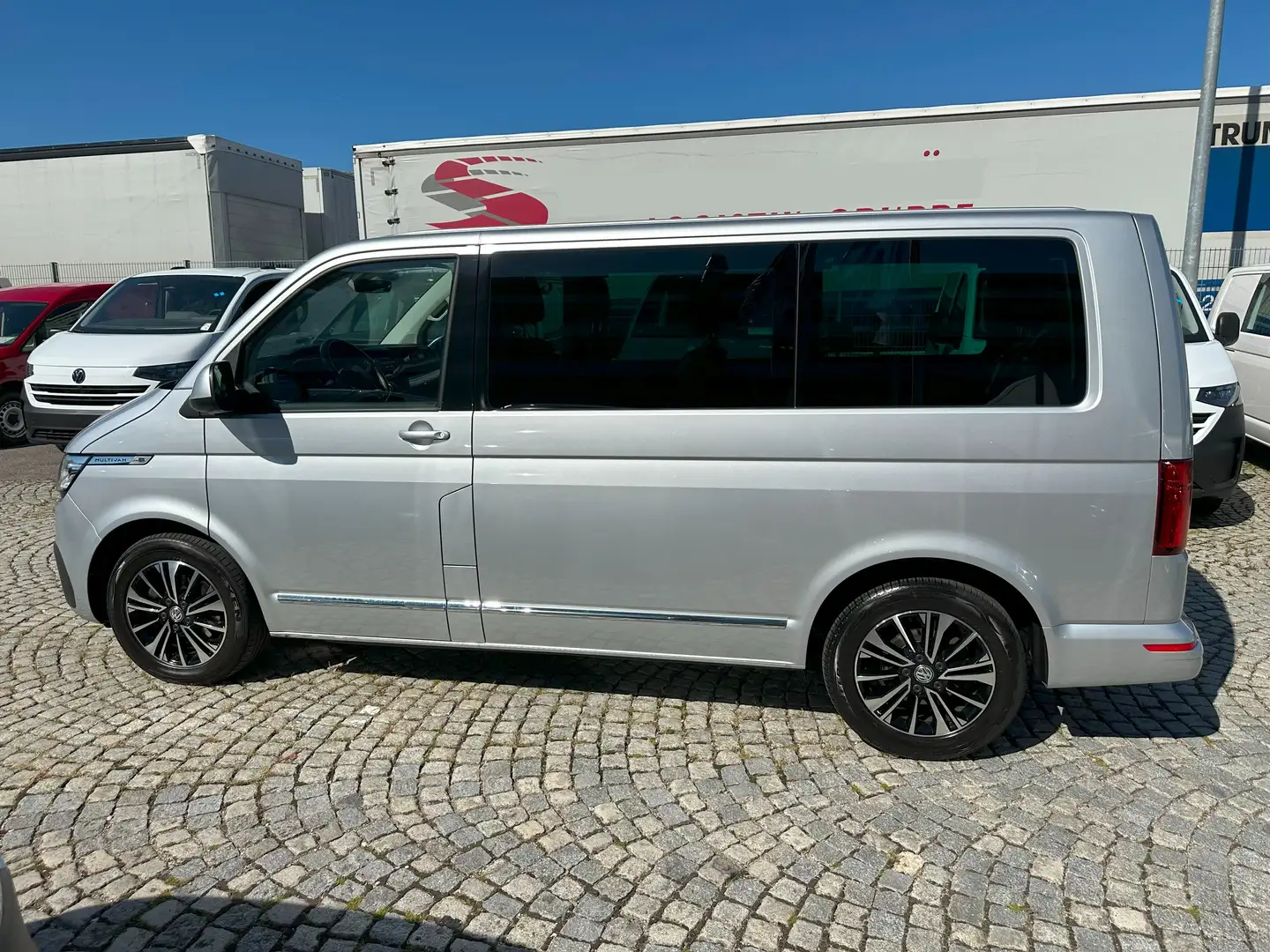 Volkswagen T6.1 Multivan Multivan T6.1 DSG Gen.SIX  LED ACC Navi Matrix Silber - 2