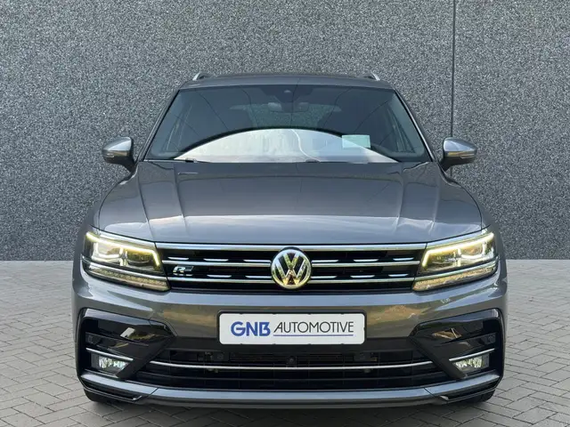 Volkswagen Tiguan view 3