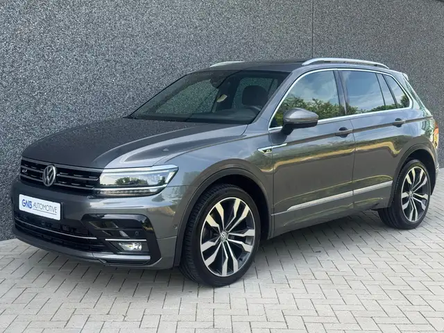 Volkswagen Tiguan view 4