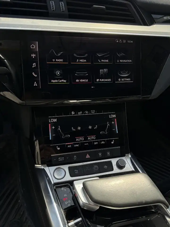 Audi e-tron photo Audi e-tron