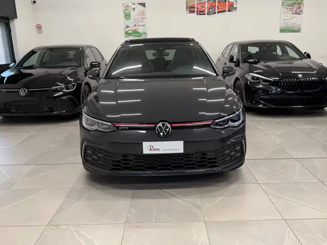 Volkswagen Golf view 2