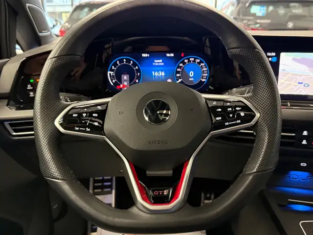 Volkswagen Golf view 20
