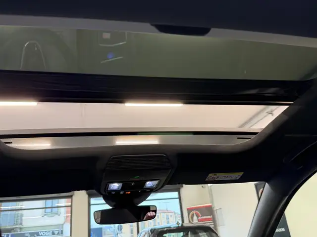 Volkswagen Golf view 12