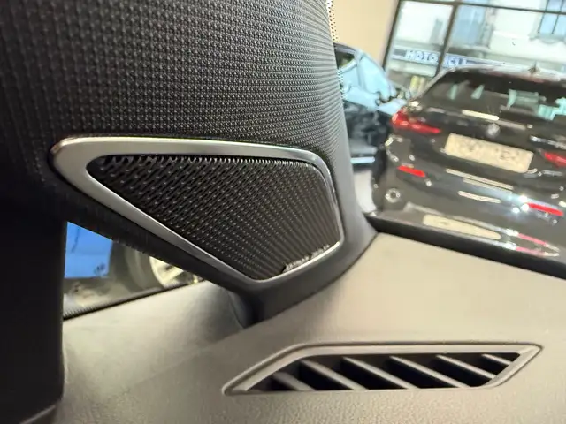 Volkswagen Golf view 23