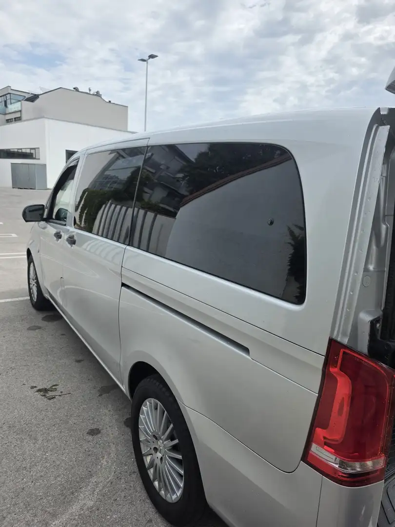 Mercedes-Benz V Vito Tourer 116CDI Lang Grau - 2