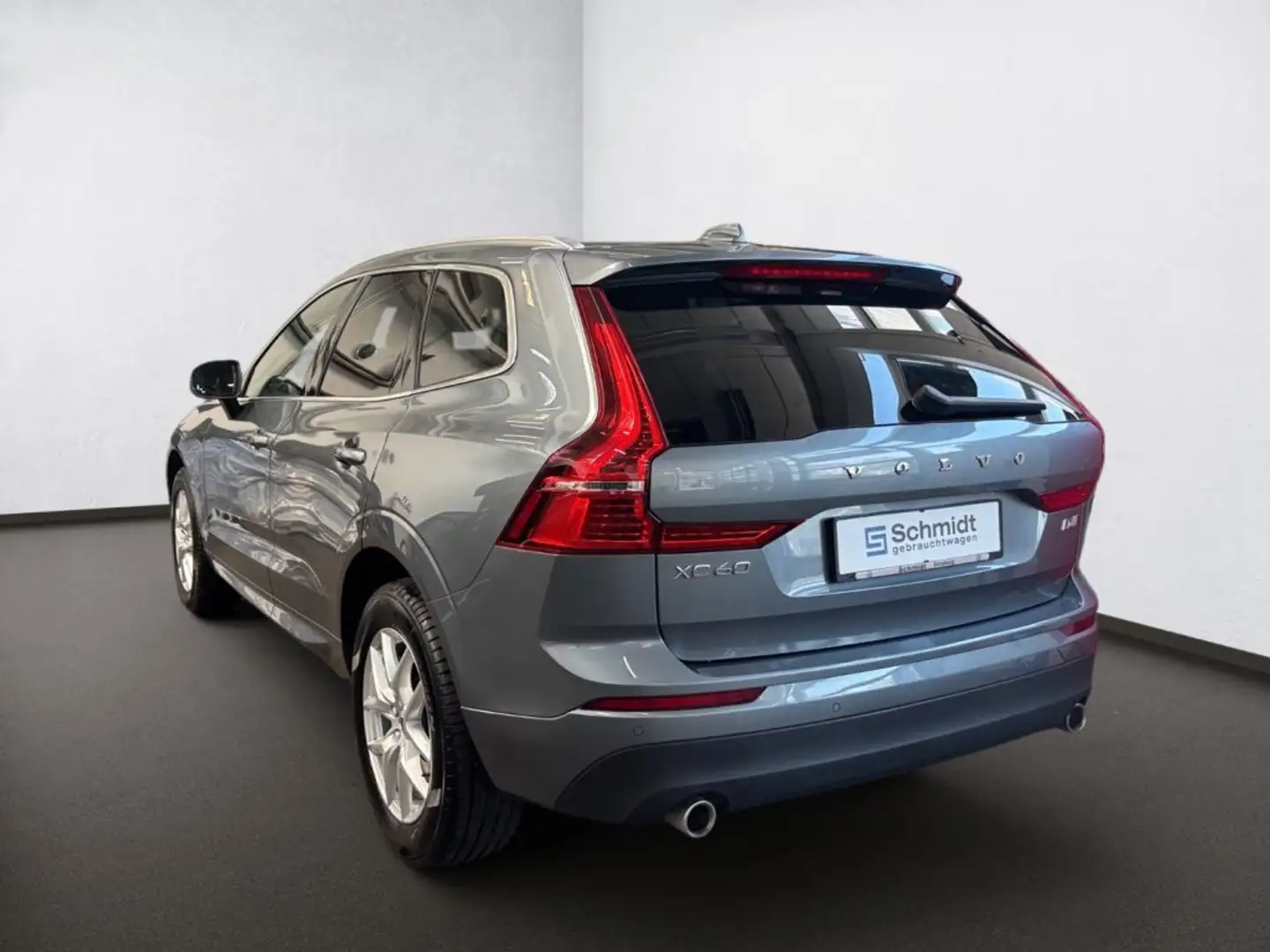 Volvo XC60 D4 AWD Aut. Momentum Grau - 2