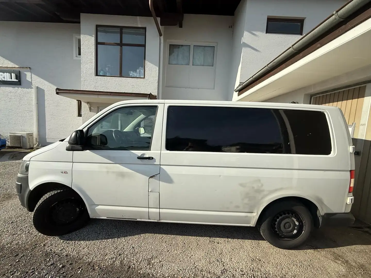 Volkswagen Transporter - 1
