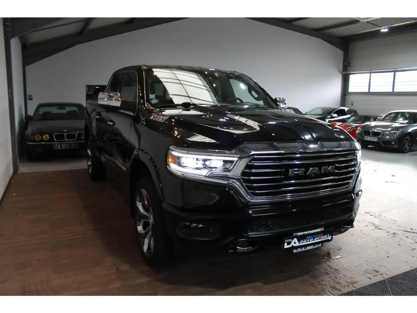 Dodge RAM 1500 HEMI 5,7L LONGHORN TVA RECUPERABLE Чёрный - 2