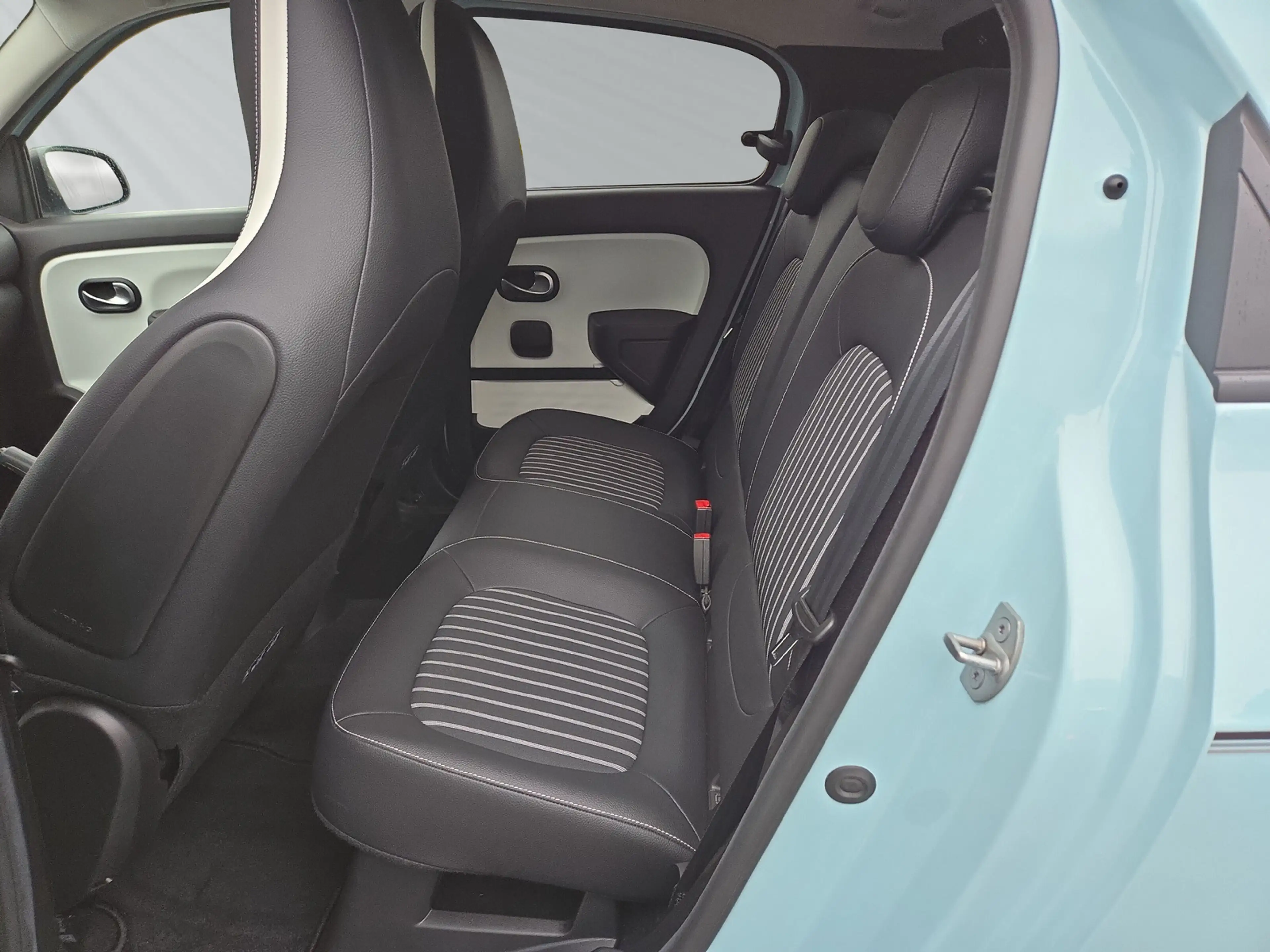 Renault Twingo Techno Electric — photo 8