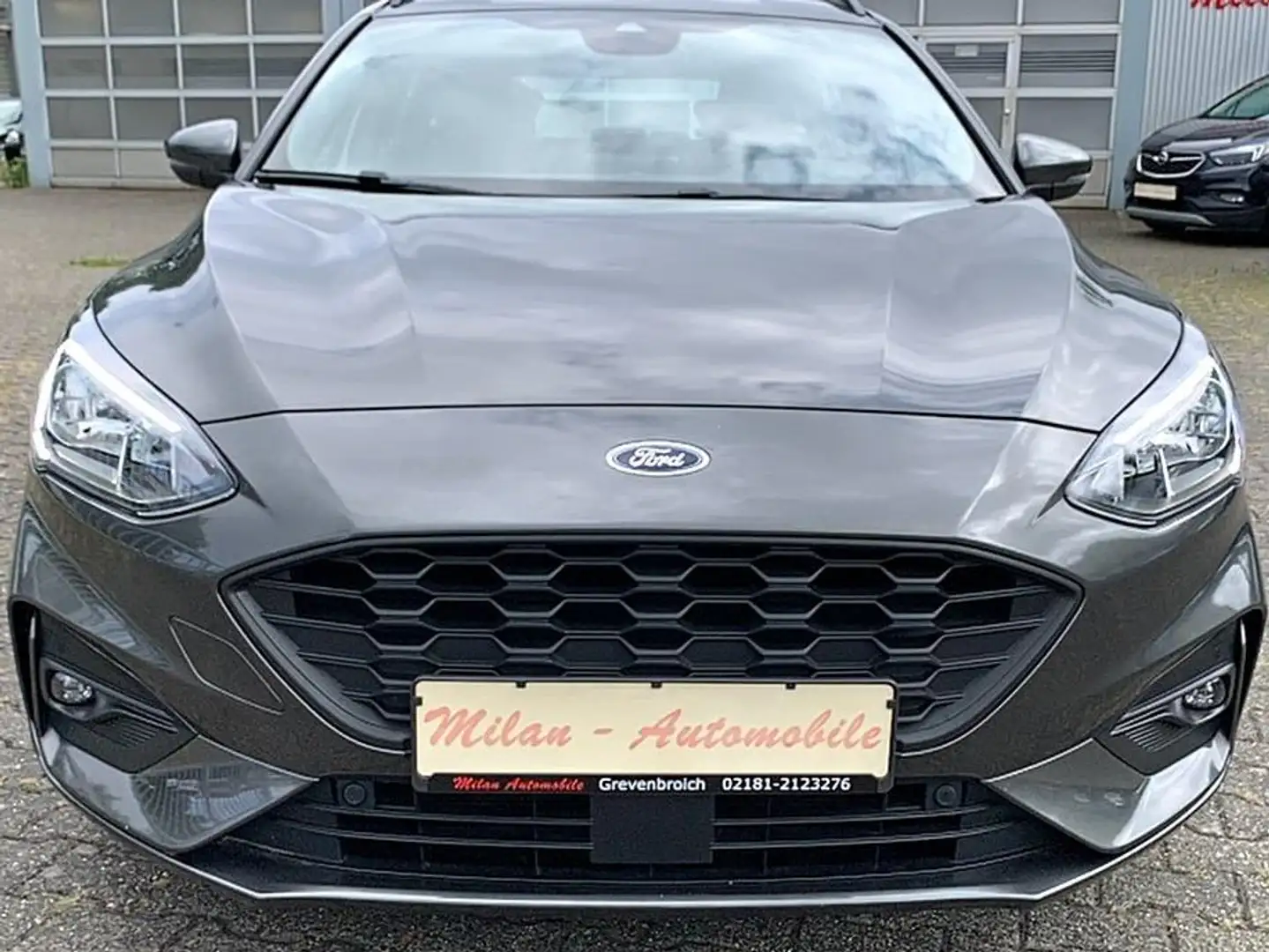 Ford Focus ST-Line TDCI-R-Kam-SHZG-LHZG-v.Assisten-Tüv neu Grau - 2