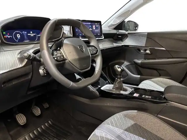 Peugeot 208 view 11