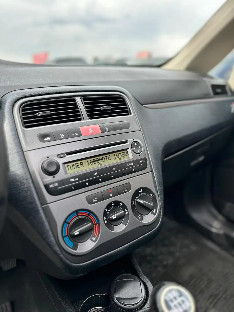 Fiat Punto 1.4 16V Emotion - 1