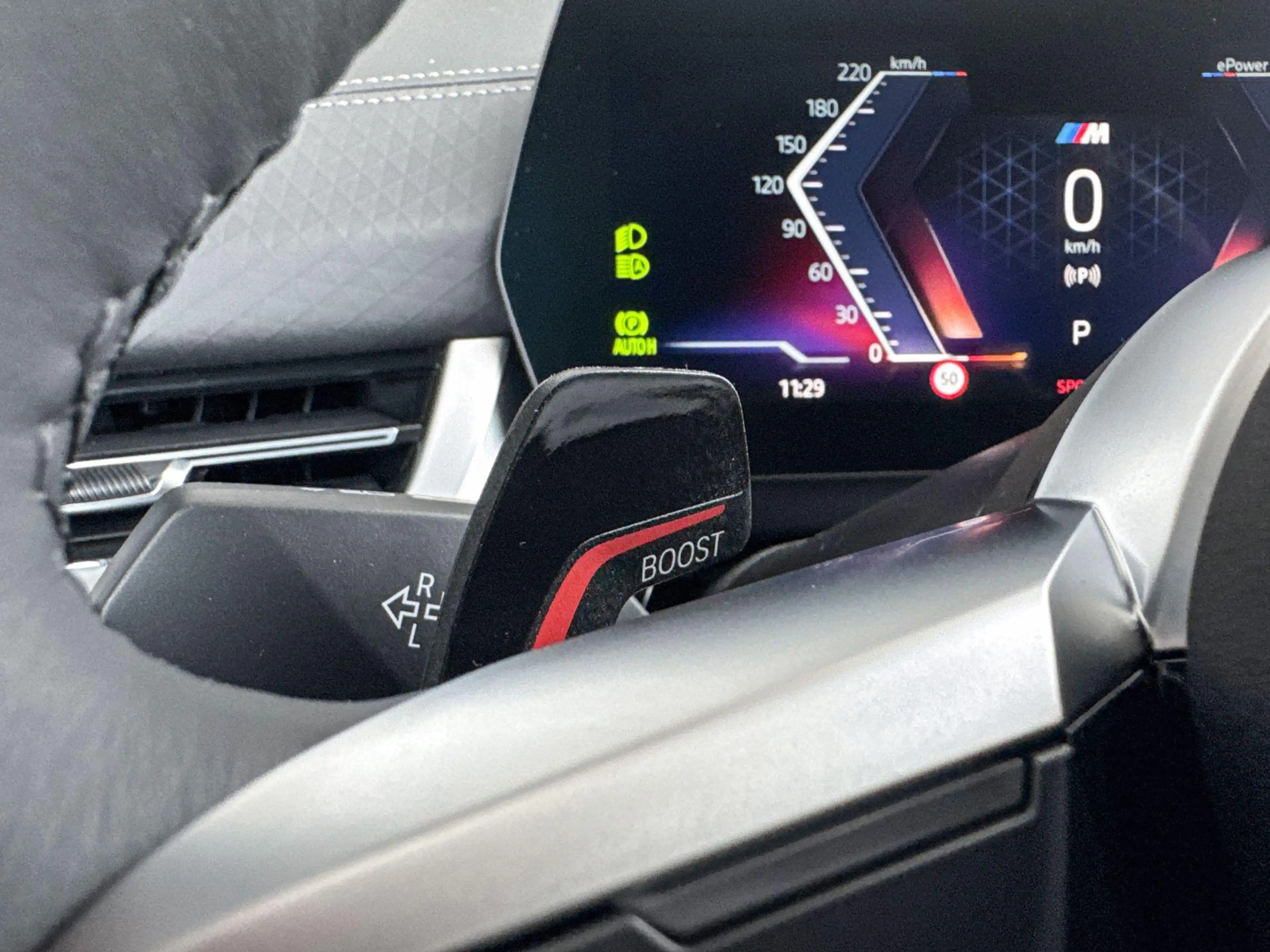 BMW iX2 eDrive20 — photo 15
