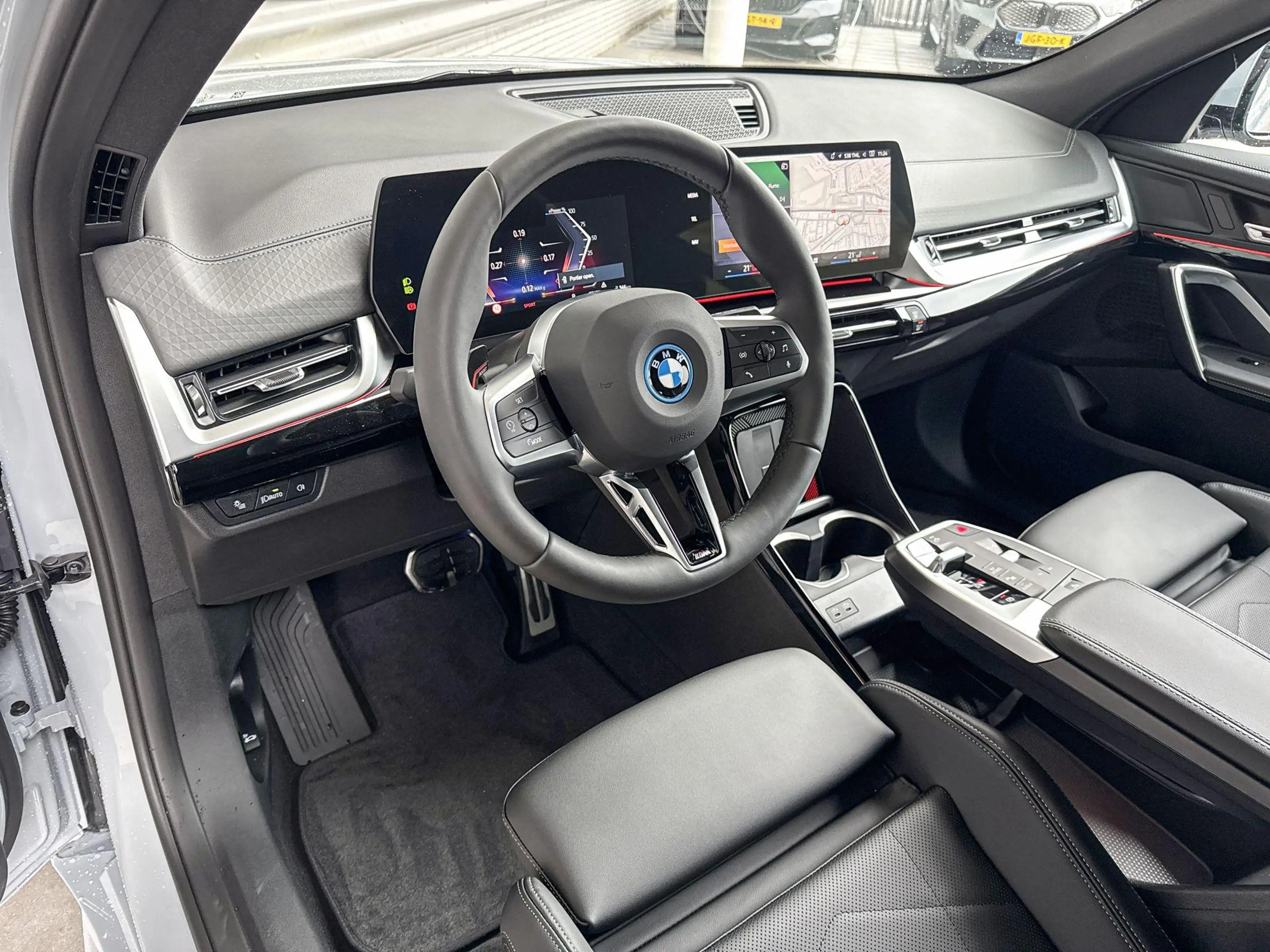 BMW iX2 eDrive20 — photo 5
