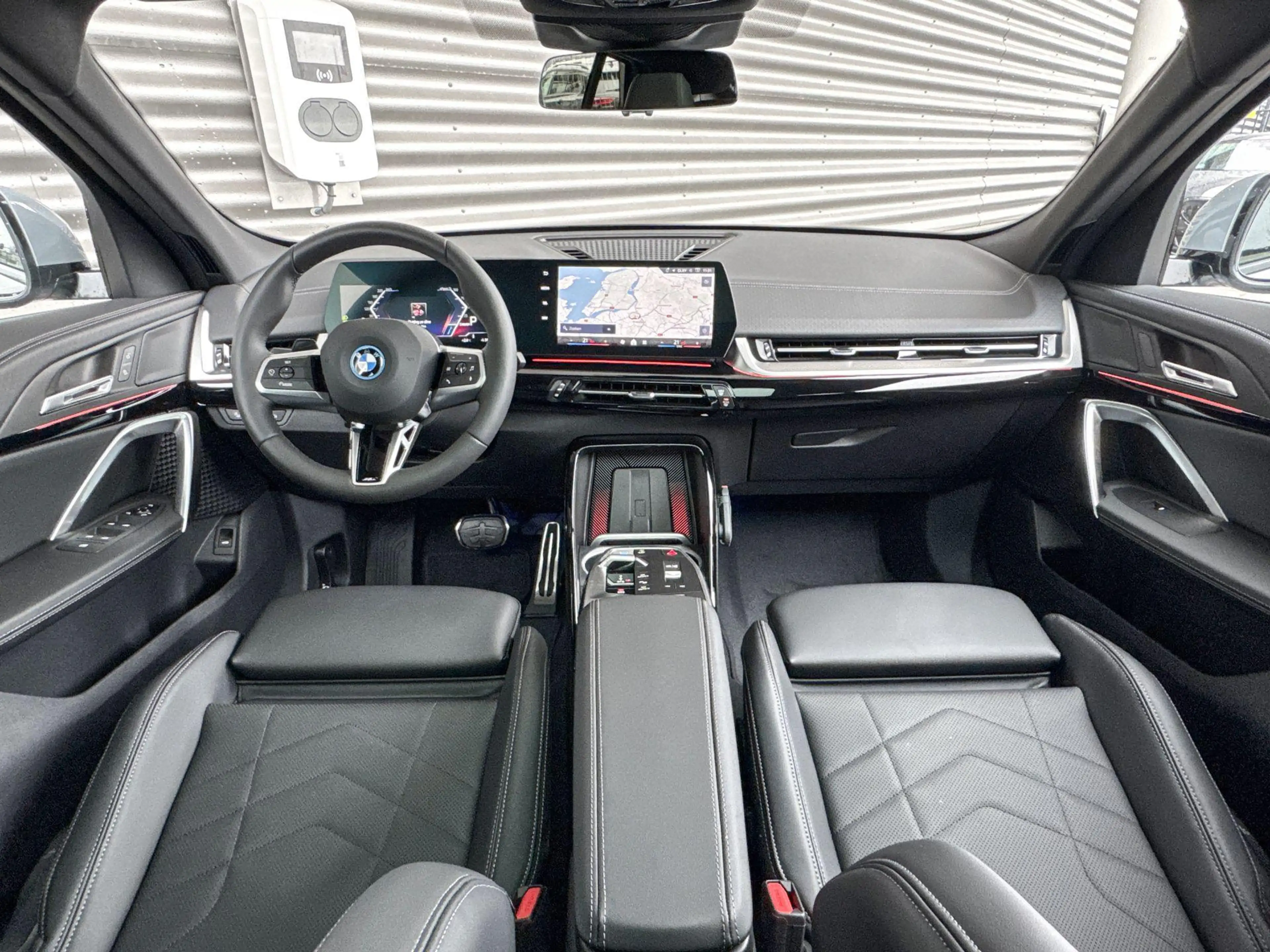 BMW iX2 eDrive20 — photo 13