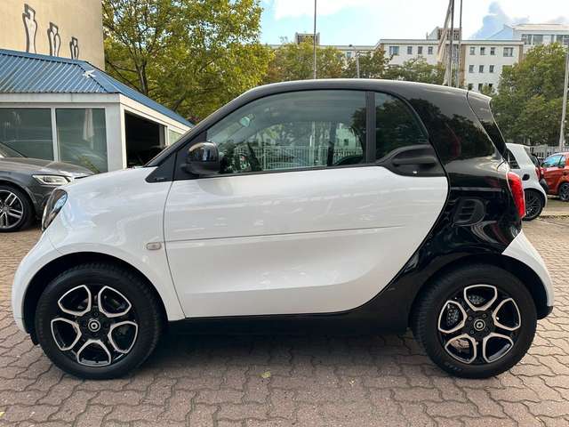 smart forTwo fortwo 66kW DCT PRIME*PANO*LEDER*NAVI*SHZ*