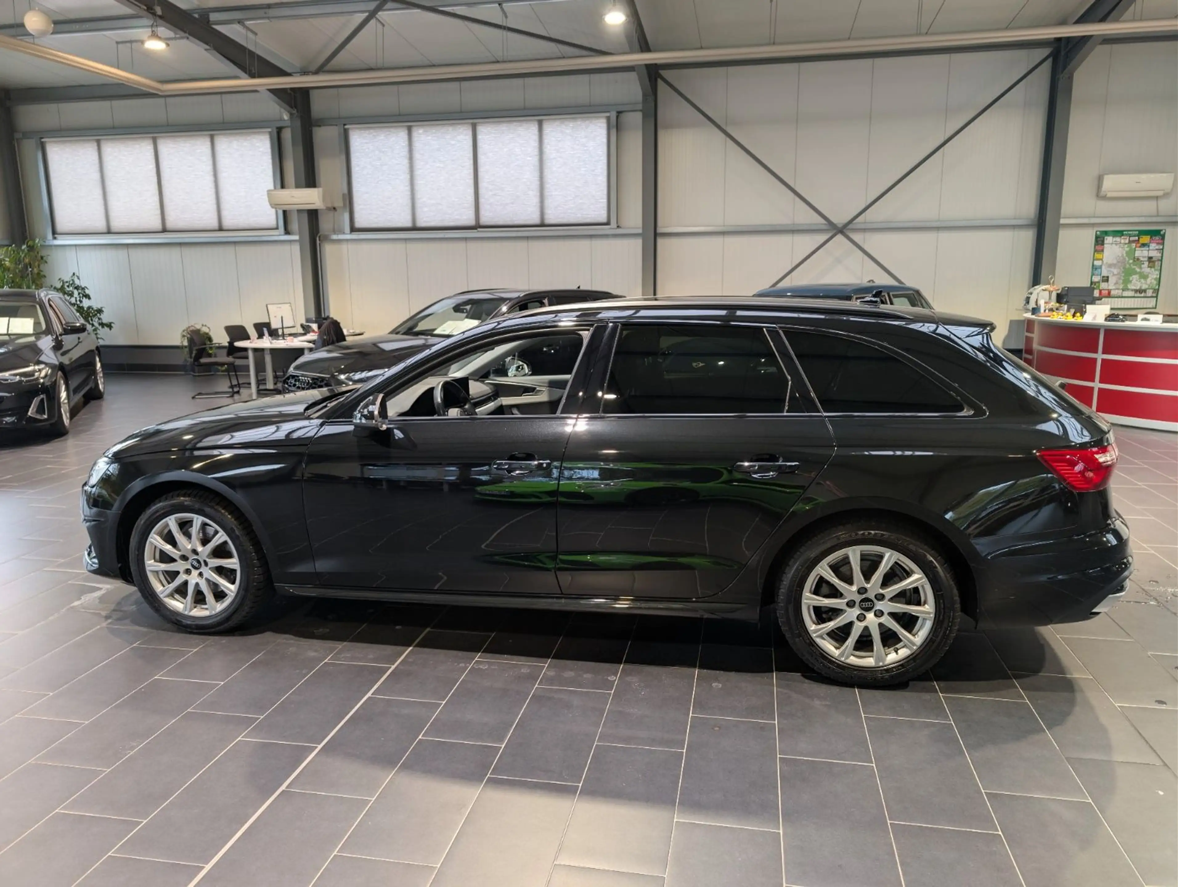 Audi A4 Avant 35 TFSI S tronic advanced 1.Hand — photo 7