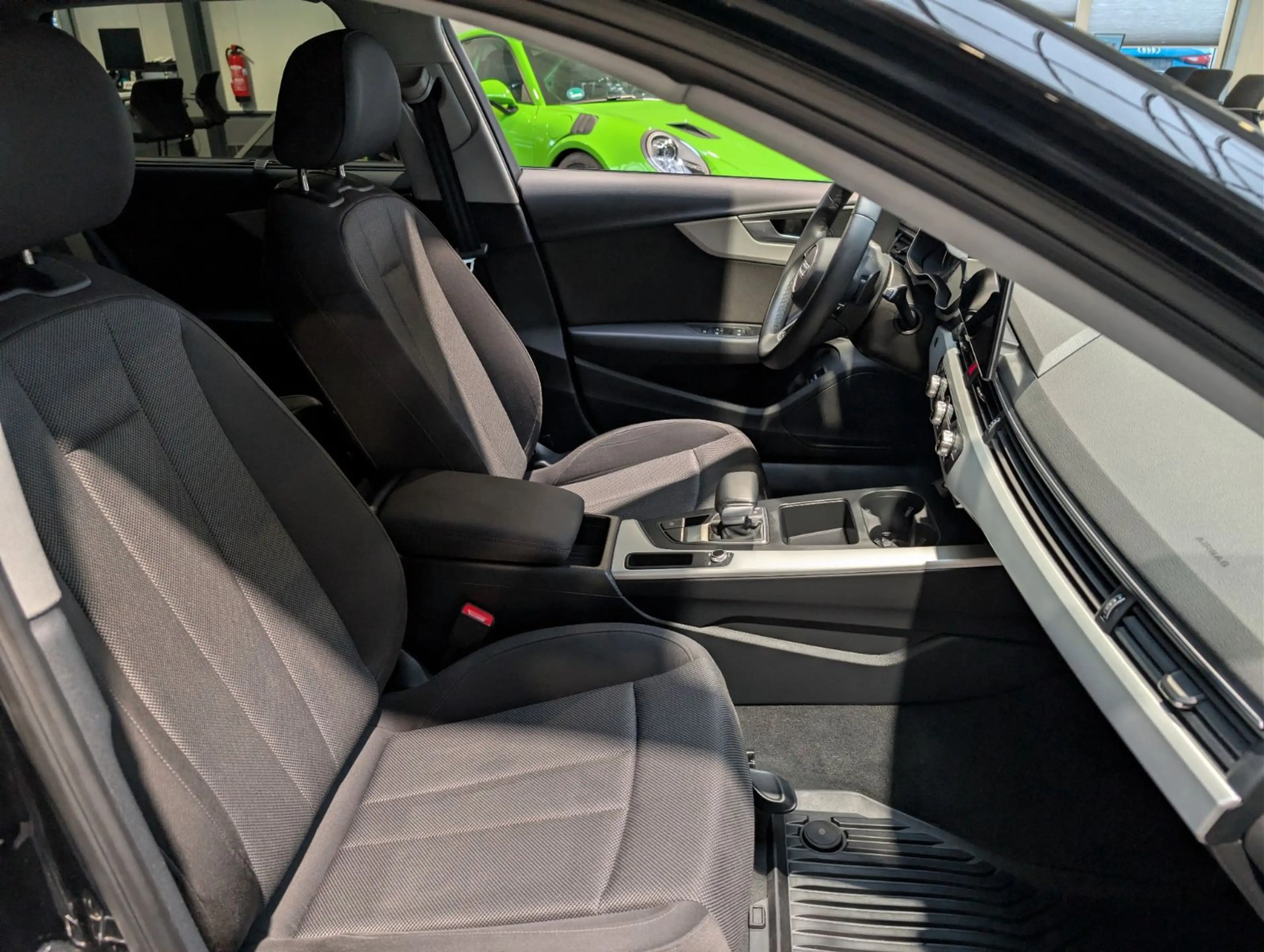 Audi A4 Avant 35 TFSI S tronic advanced 1.Hand — photo 13