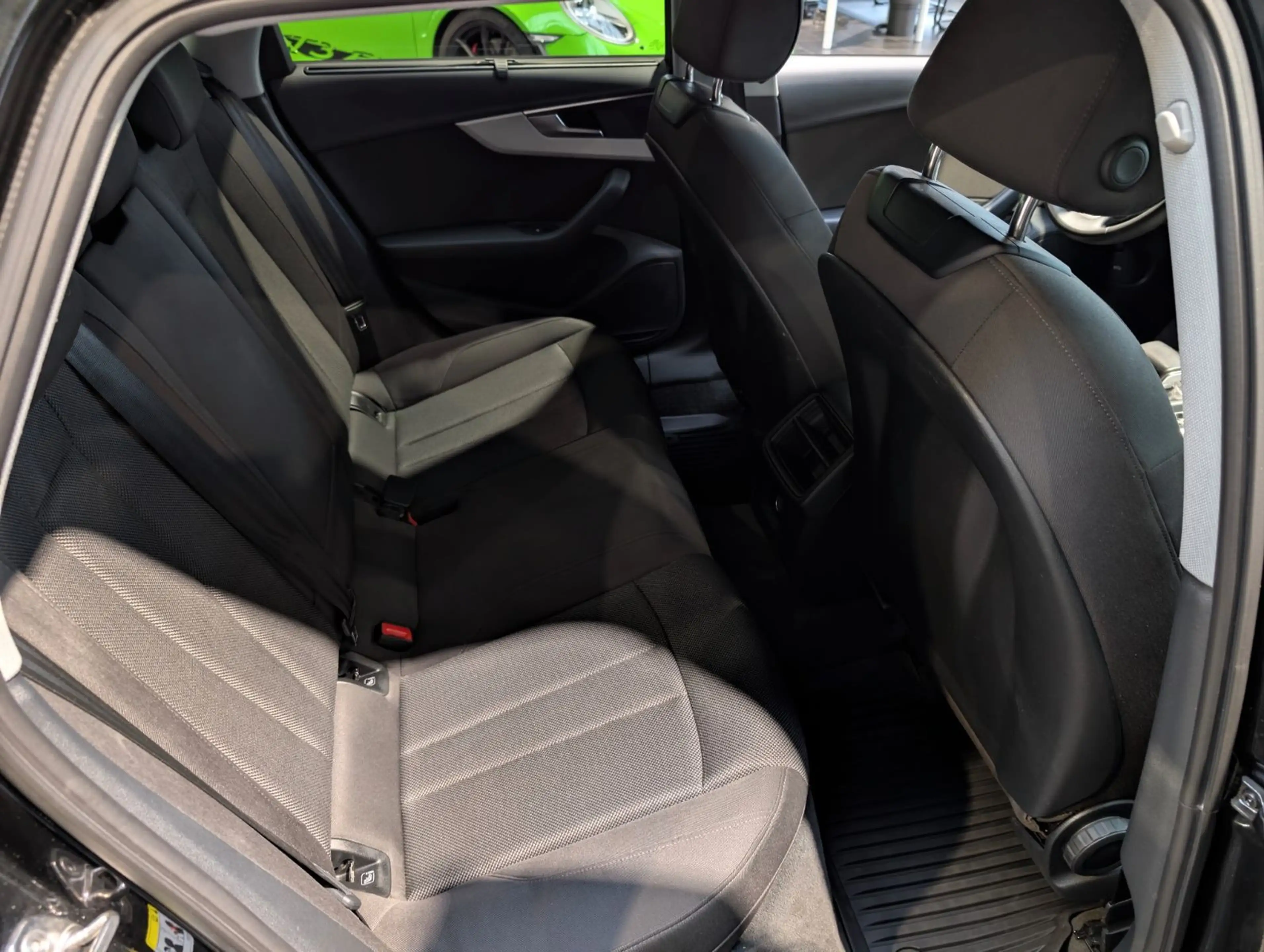 Audi A4 Avant 35 TFSI S tronic advanced 1.Hand — photo 12
