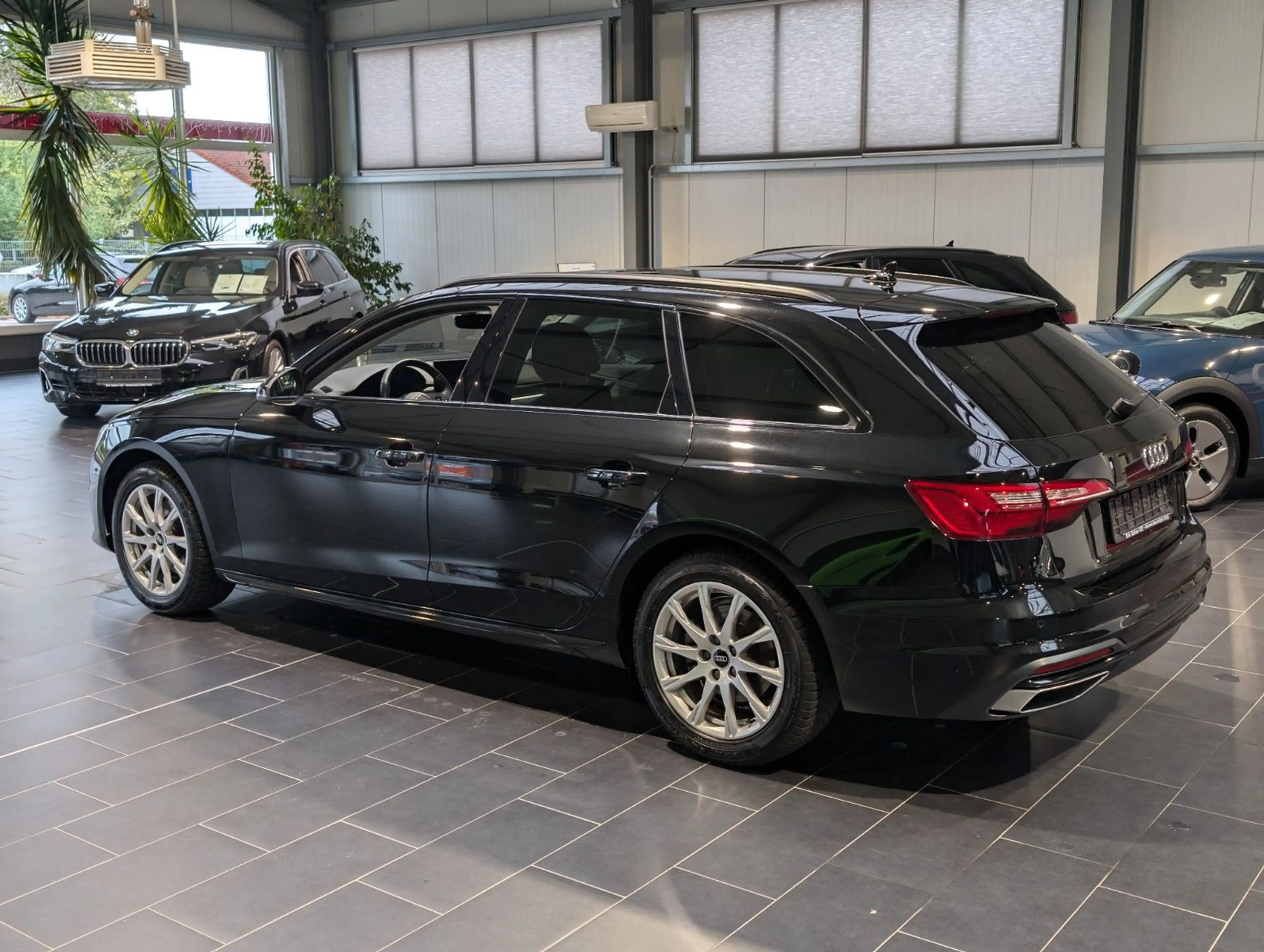 Audi A4 Avant 35 TFSI S tronic advanced 1.Hand — photo 2