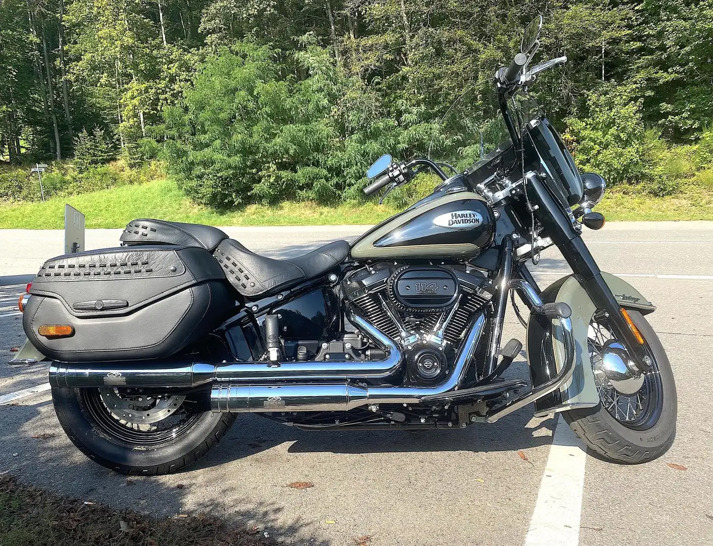 Harley-Davidson Heritage Softail Classic 114, Jekyll and Hyde Auspuff. Top Zustand Grün - 1