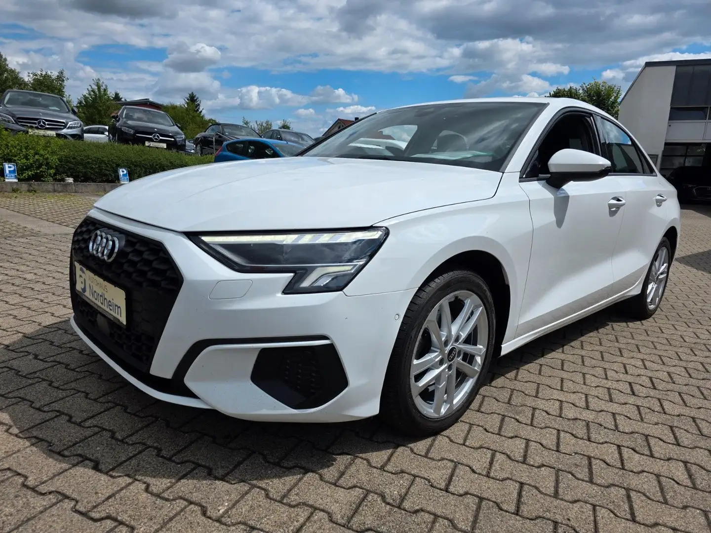 Audi A3 Limousine 30 TDI Automatik/ Kamera/ 1. Hd Blanc - 1