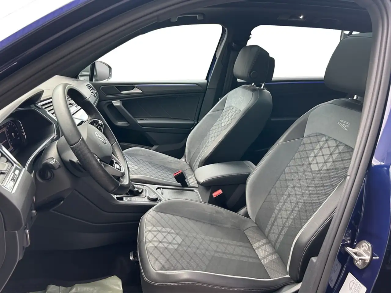 Volkswagen Tiguan Allspace 2.0 TSI DSG 4MOTION R-Line PANO* IQ.LIGHT*HEADU... 11
