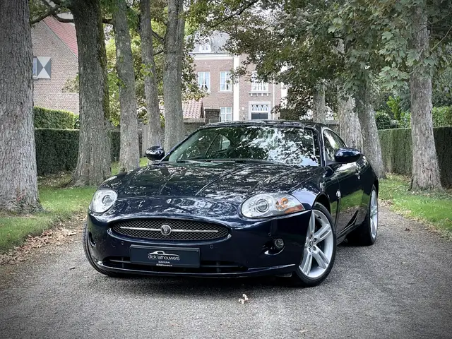 Jaguar XK 4.2 V8 Coupé / YOUNGTIMER / FULL SERVICE FILE / XK