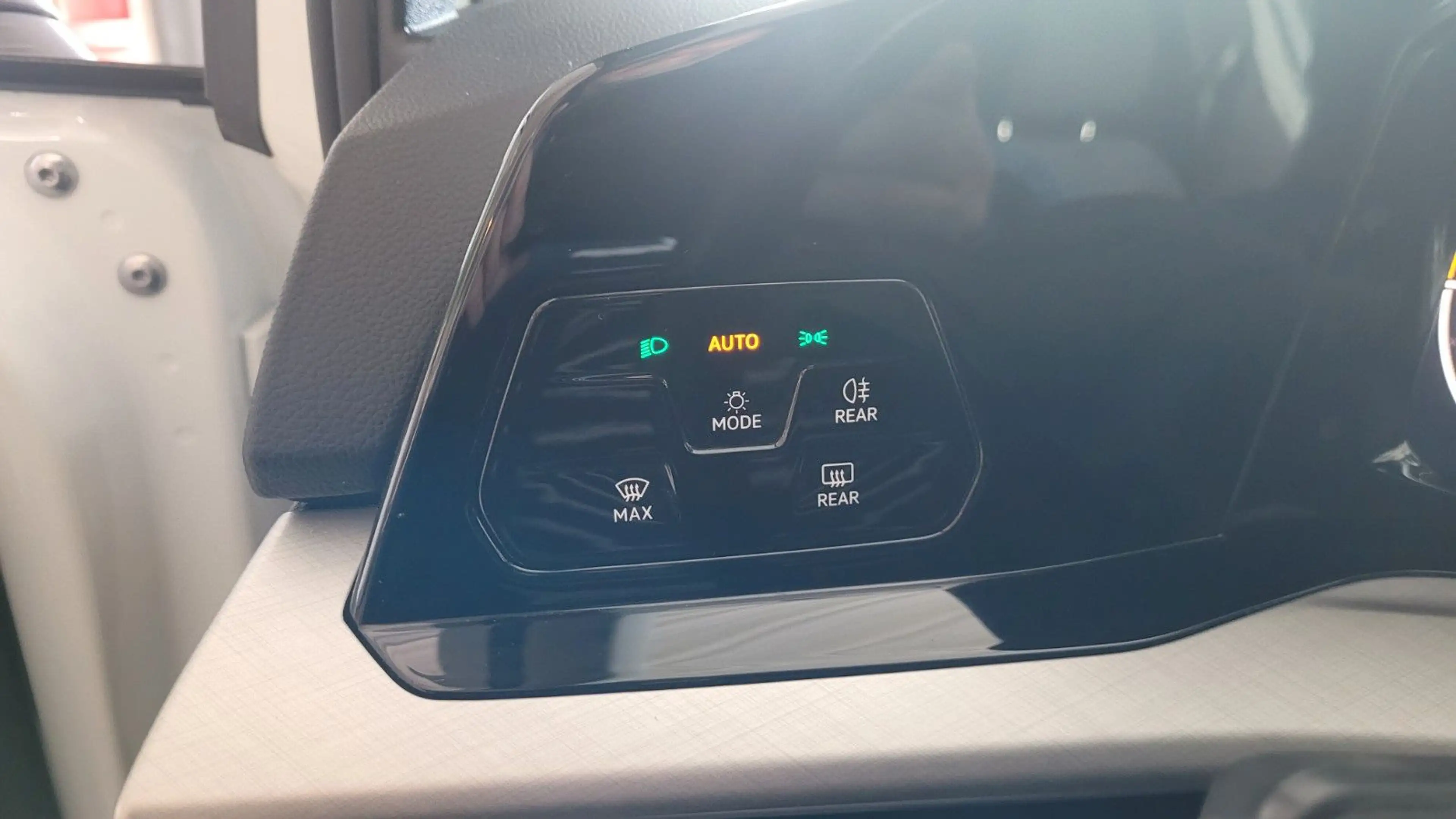 Volkswagen Golf 2.0 TDI SCR 85kW DSG Navi Alu Kamera — photo 14
