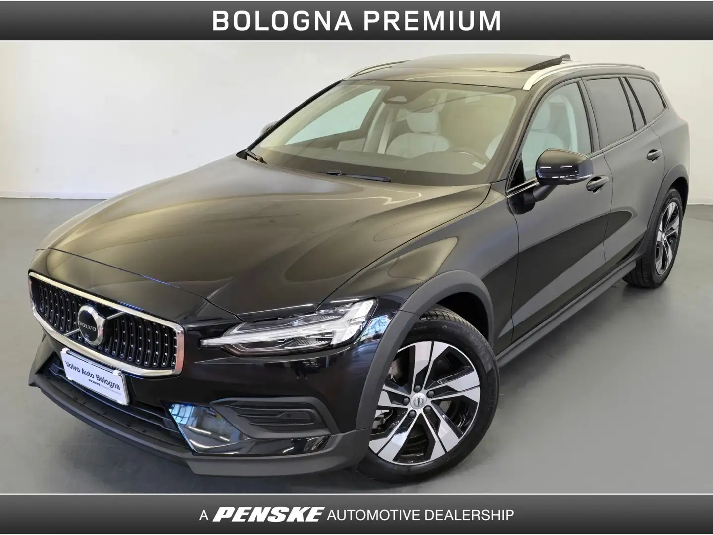 Volvo V60 Cross Country V60 Cross Country B5 AWD automatico Plus Noir - 1