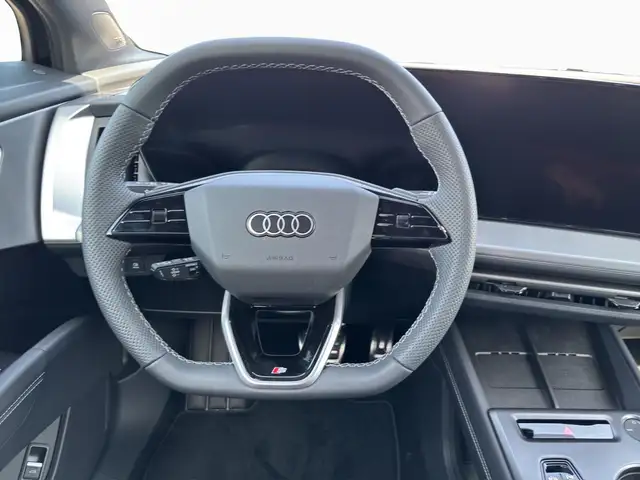 Audi Q4 E-Tron view 10