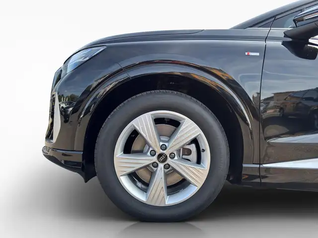 Audi Q4 E-Tron view 8