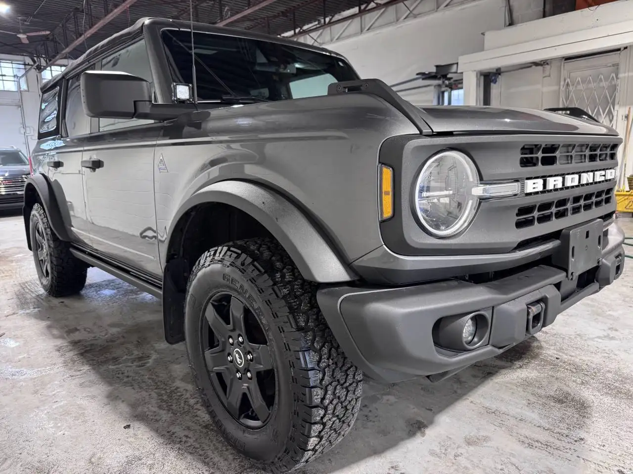 Ford Bronco снимка Ford Bronco
