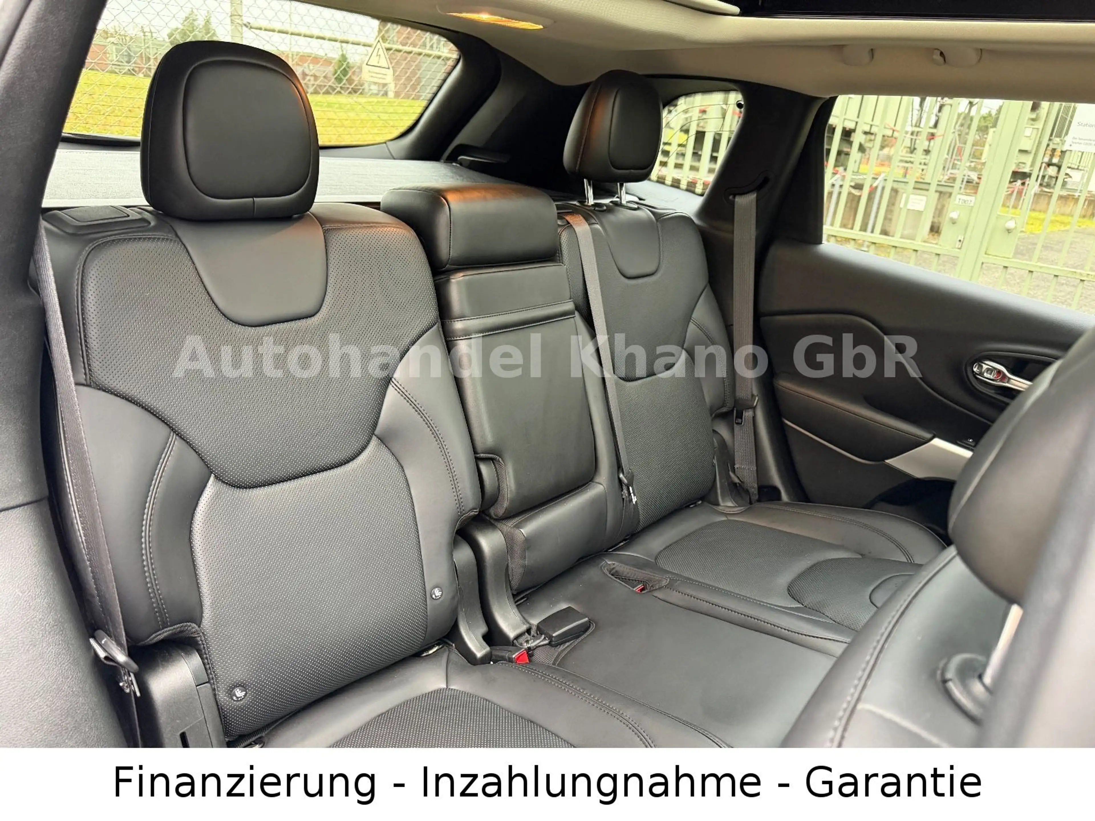 Jeep Cherokee 2.2 MultiJet 147 kW 4x4 Overland Autom. — photo 12