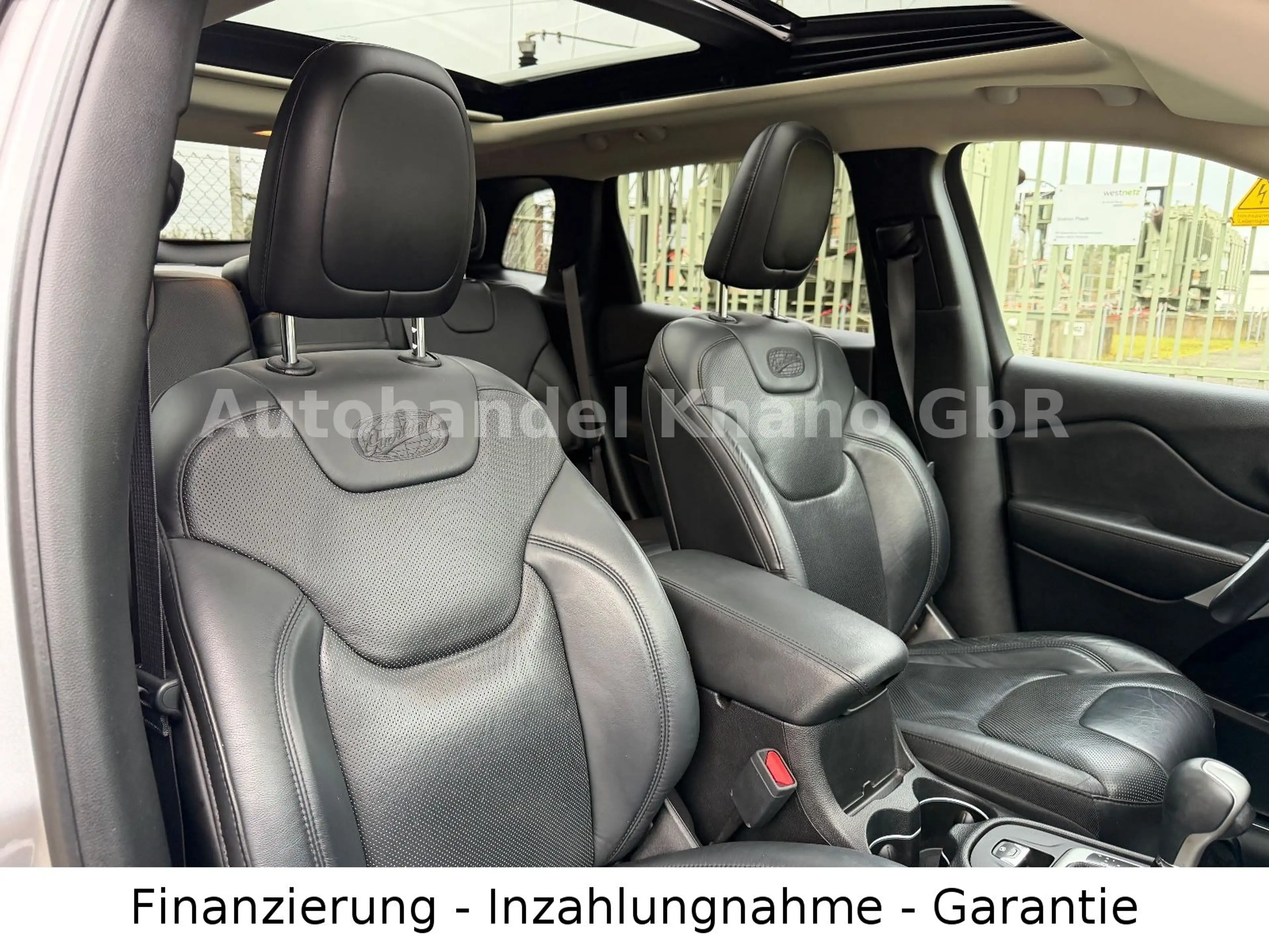 Jeep Cherokee 2.2 MultiJet 147 kW 4x4 Overland Autom. — photo 11