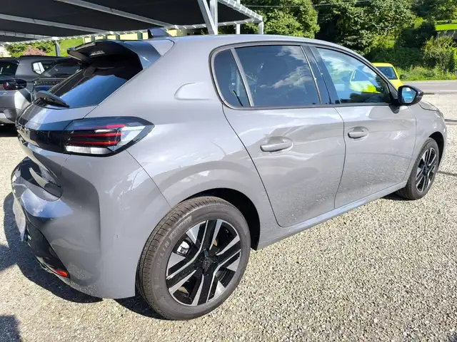Peugeot 208 view 8