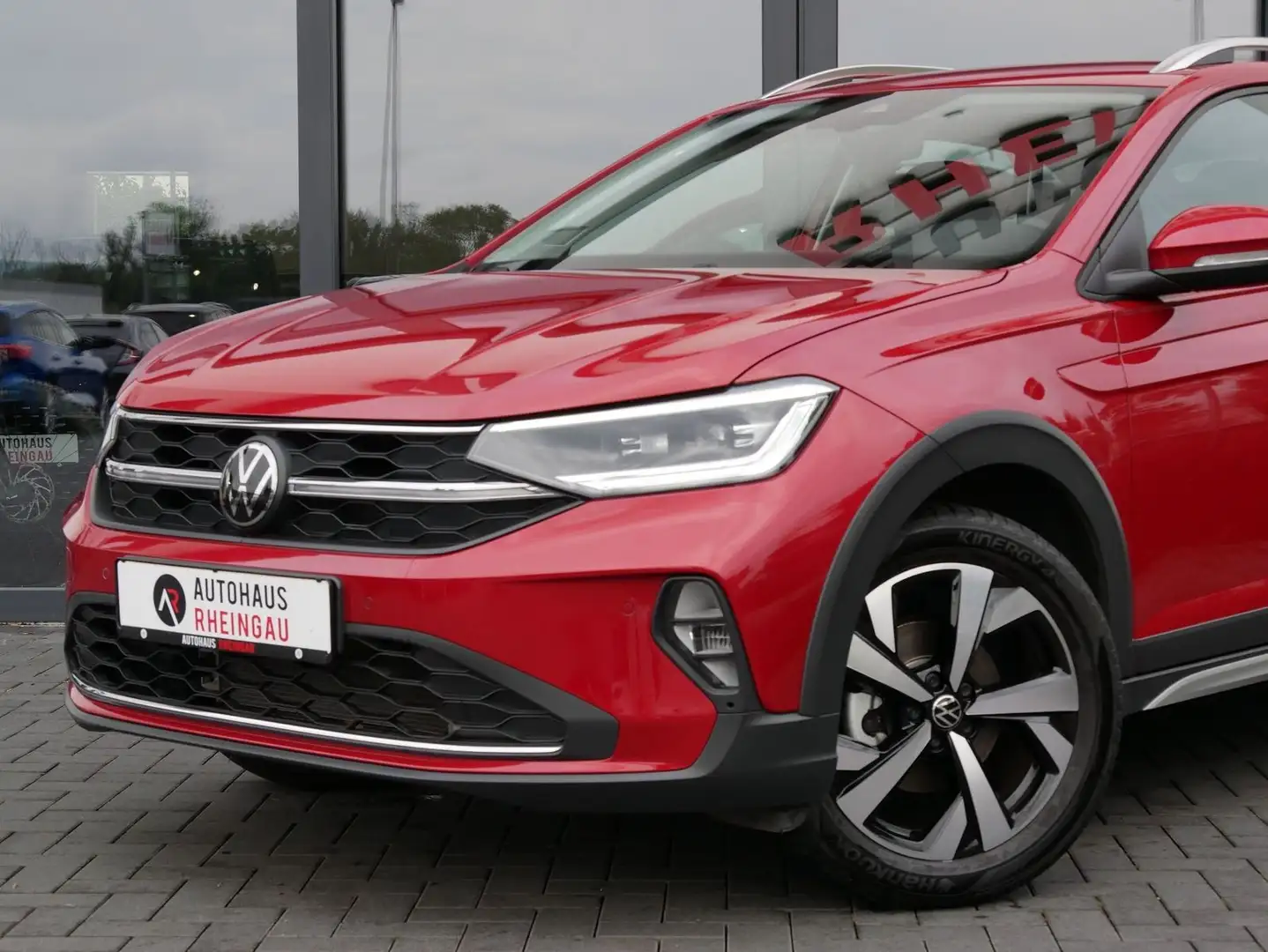 Volkswagen Taigo 1.5 TSI Style LED/CARPLAY/KAMERA Rot - 2