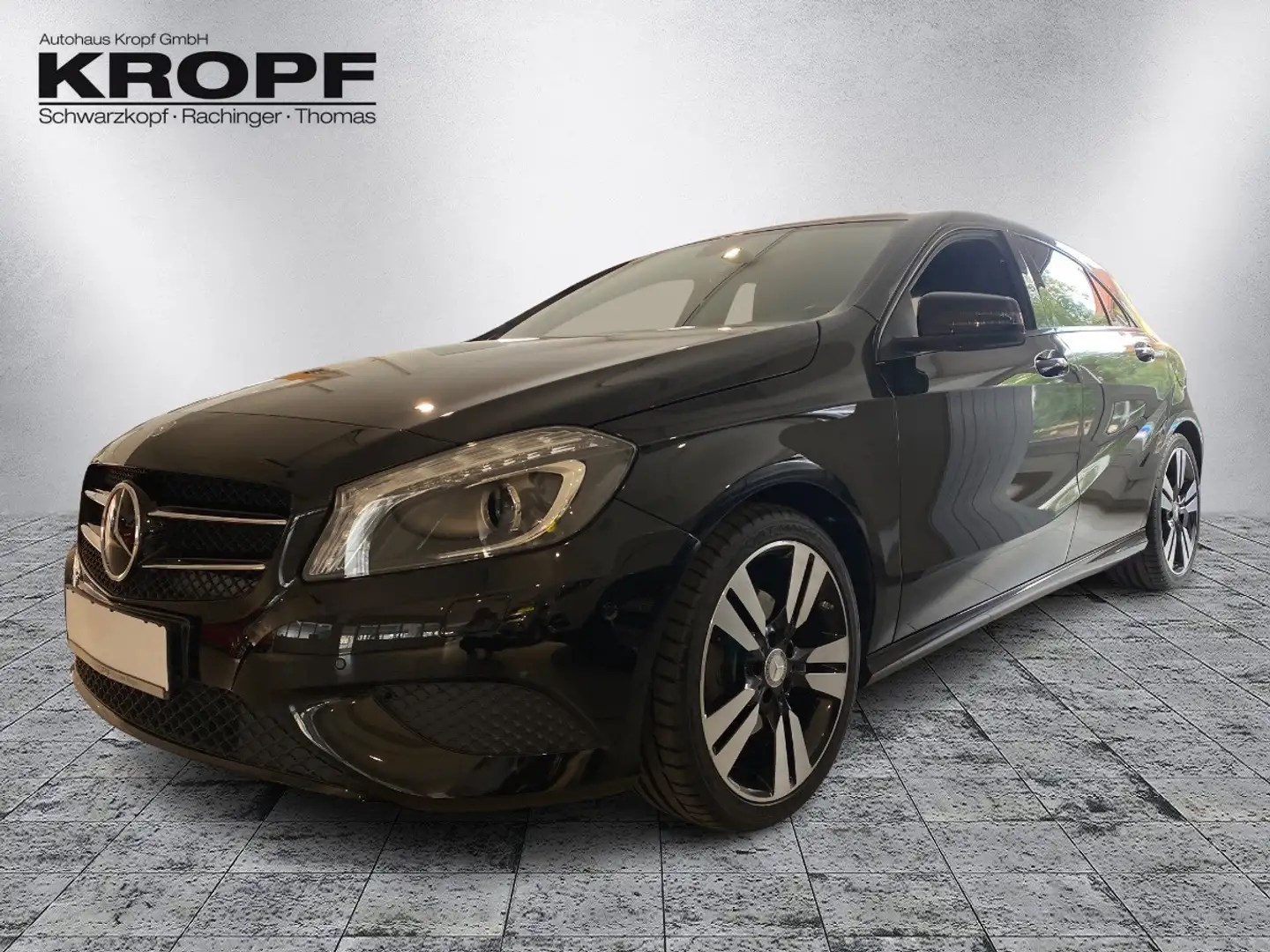 Mercedes-Benz A 180 BlueEfficiency Urban Navi+SHZ+LM+PDC+Xenon crna - 2