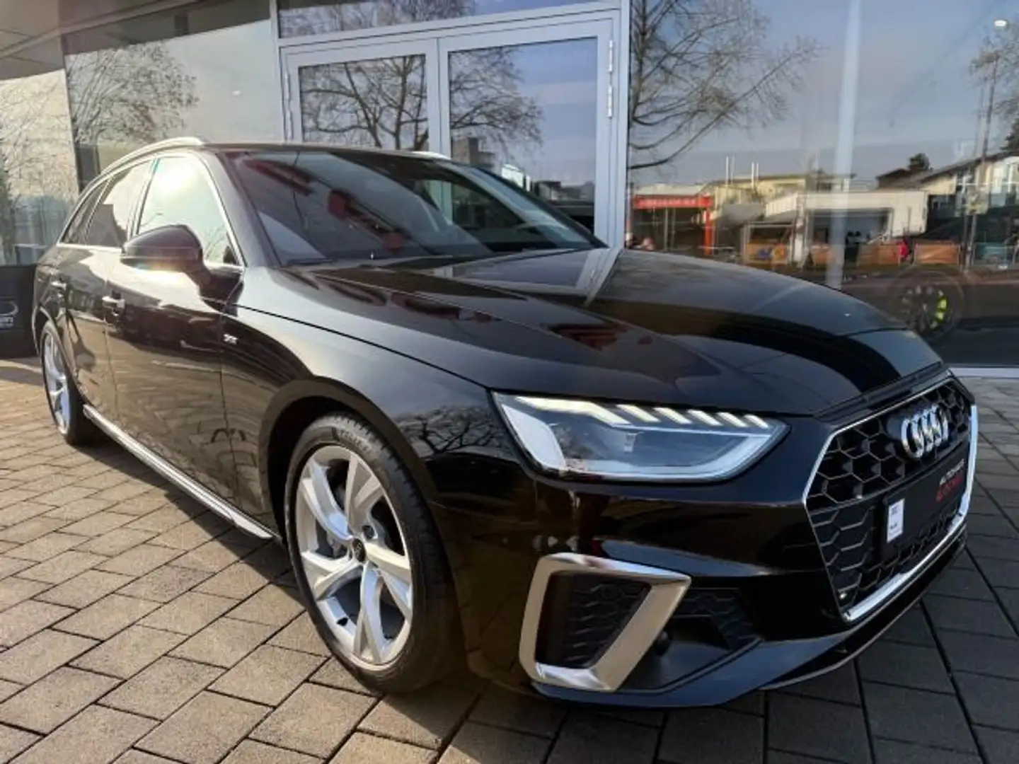 Audi A4 S line 40 TFSI LED MMI+ Lane Assist Cru Schwarz - 2