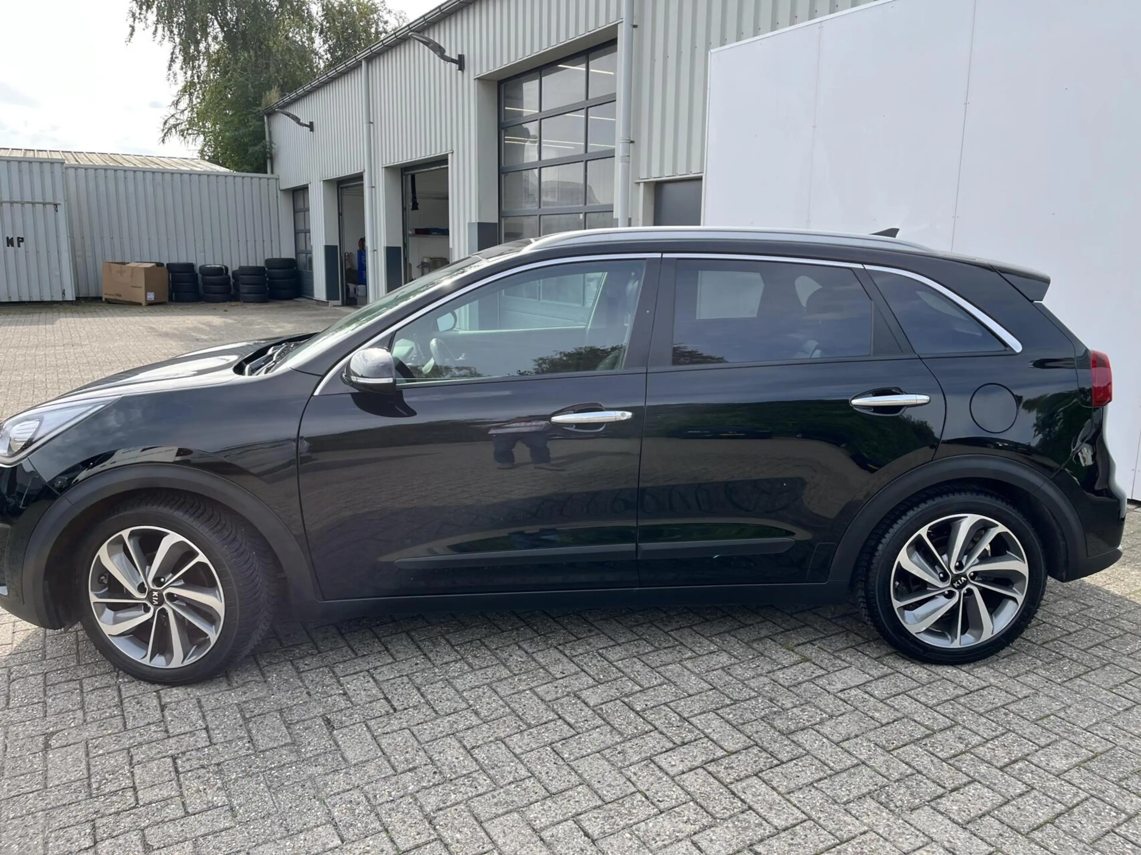 Kia Niro 1.6 GDi Hybrid Edition|schuifdak|stuur/stoelverw.| — photo 2