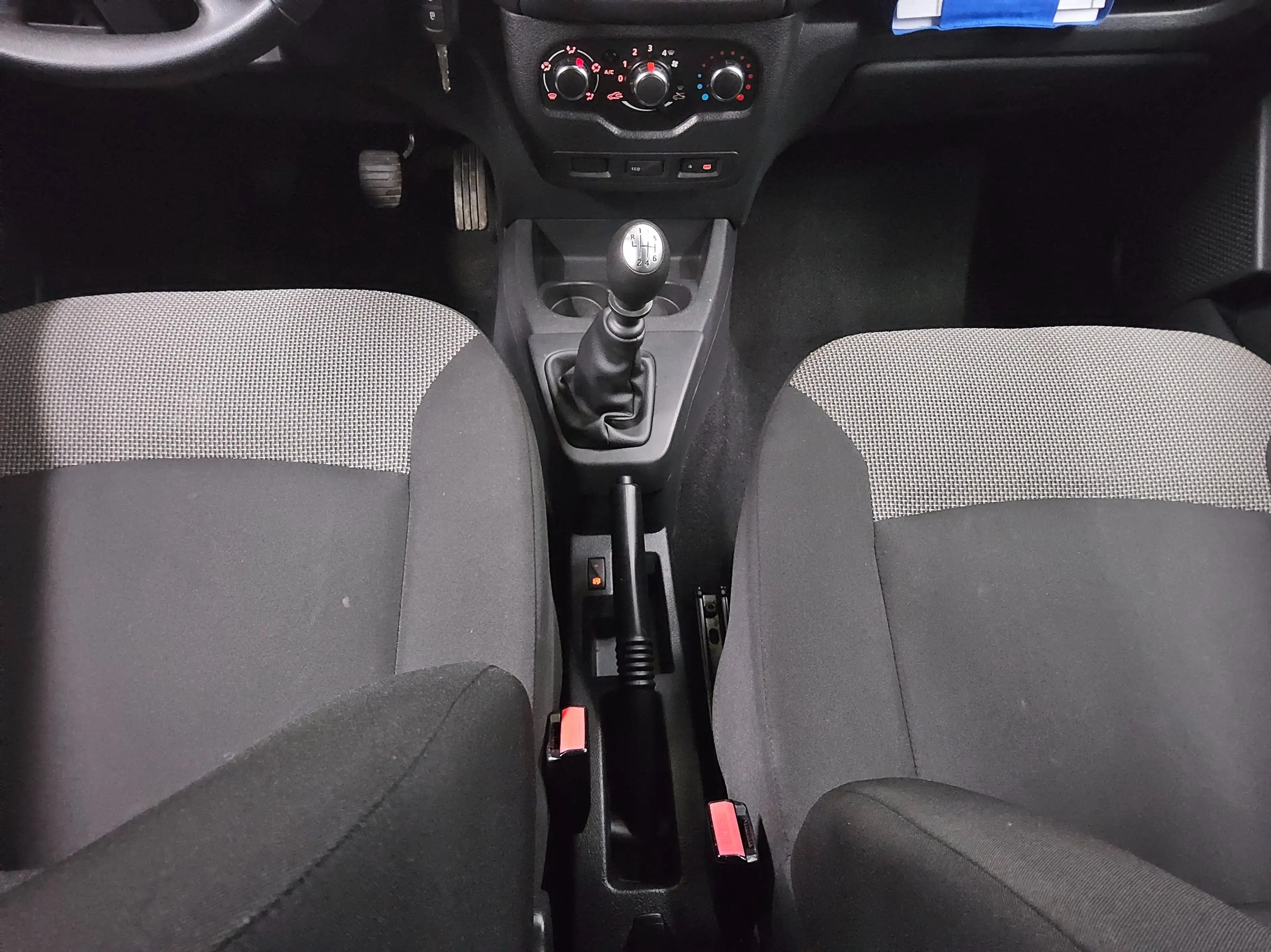 Dacia Lodgy 1.3 TCe Start 7-Sitze AHK Shz PDC — photo 6