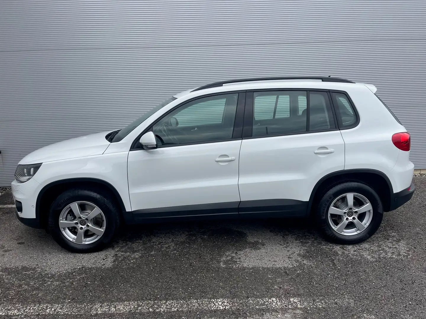 Volkswagen Tiguan Basis TDI BMT 4MOTION Weiß - 2
