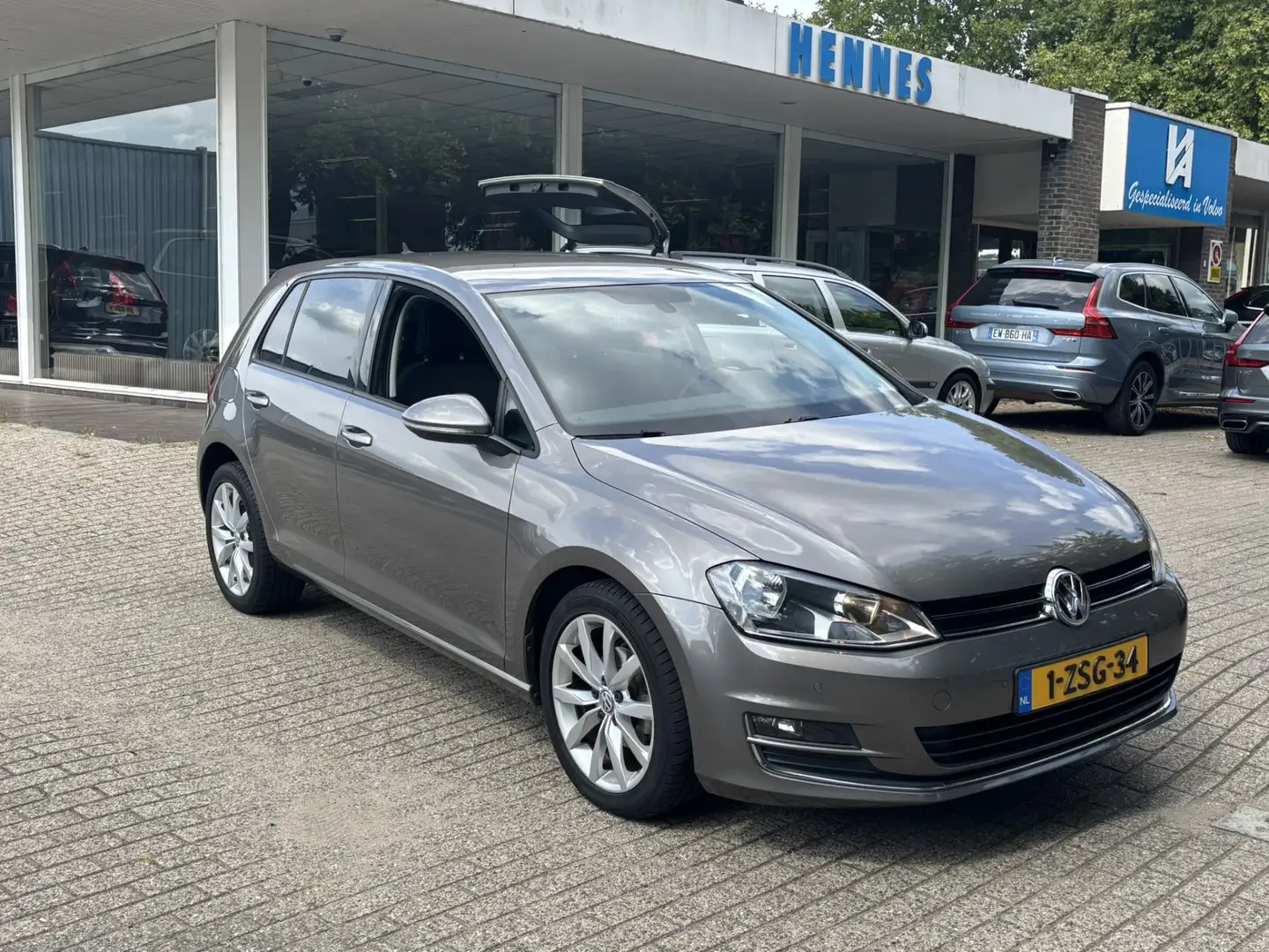 Volkswagen Golf 1.2 TSI DSG Highline PDC camera Gris - 1